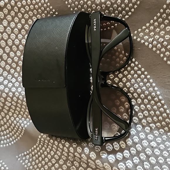 Authentic Prada sunglasses - Picture 2 of 4